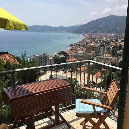 Mistral Apartment Alassio